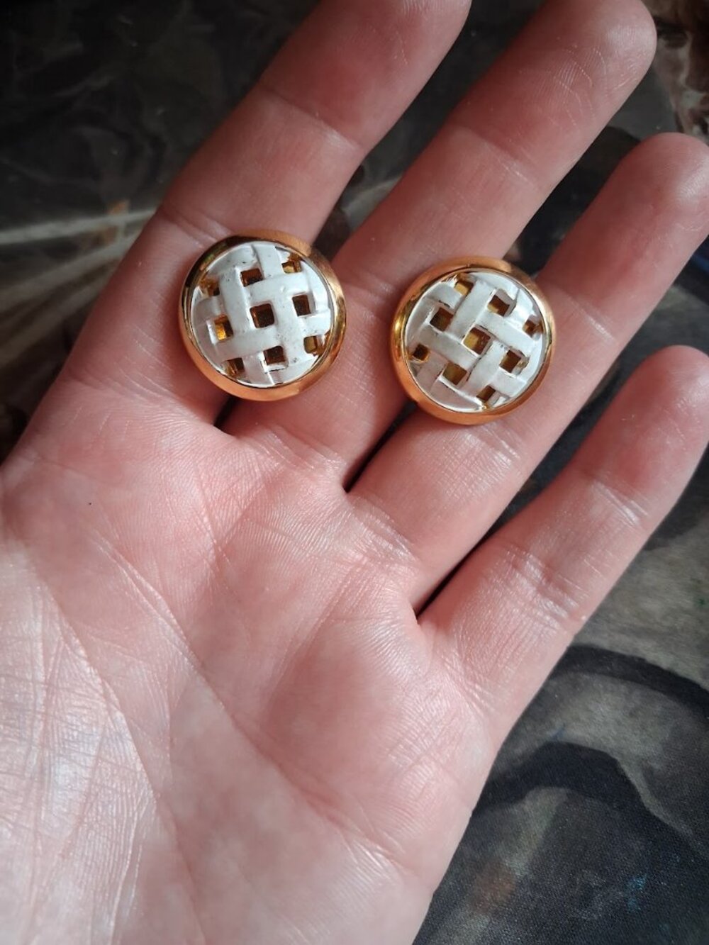 Vintage Roget clip on earrings